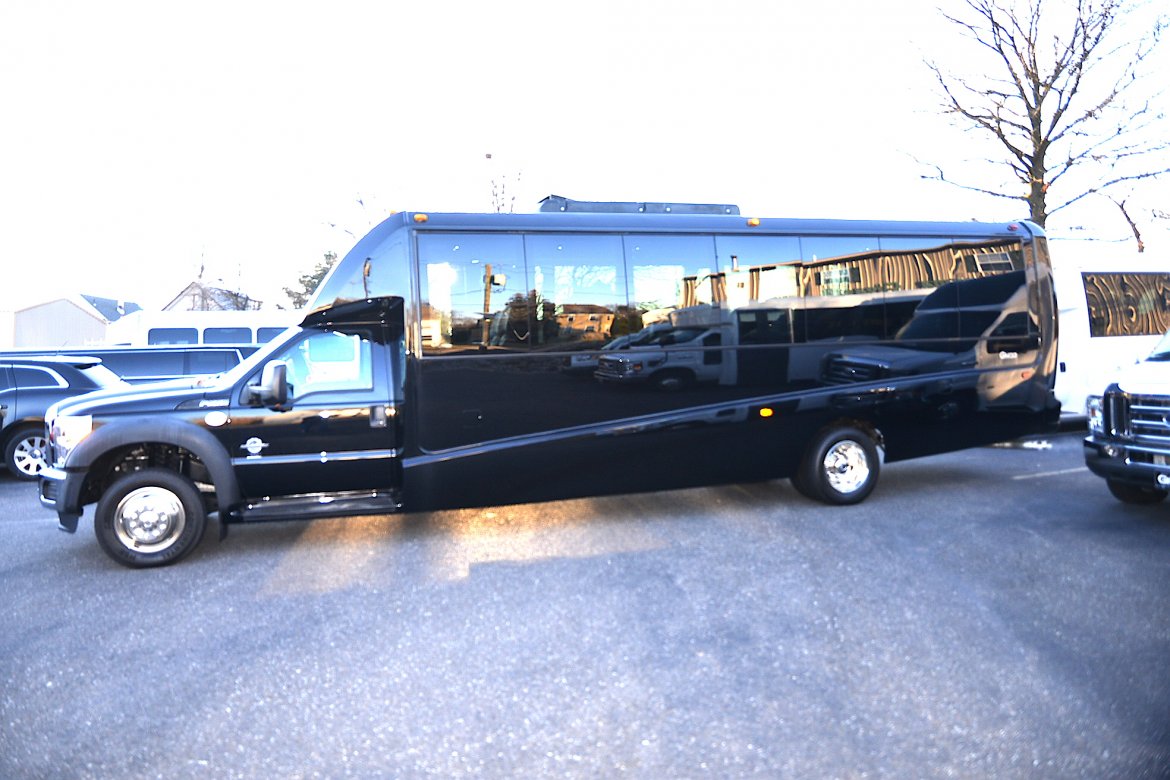 Limo Bus for Sale in Oaklyn, NJ - Photo 4