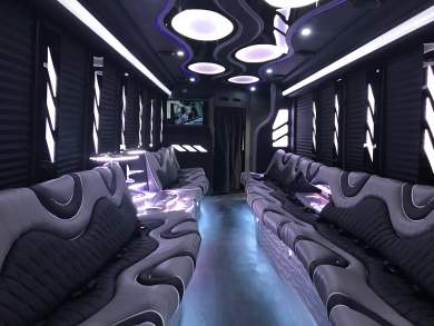 2007 GMC C5500 Limo Bus for Sale in Anaheim, California, US - Photo 4