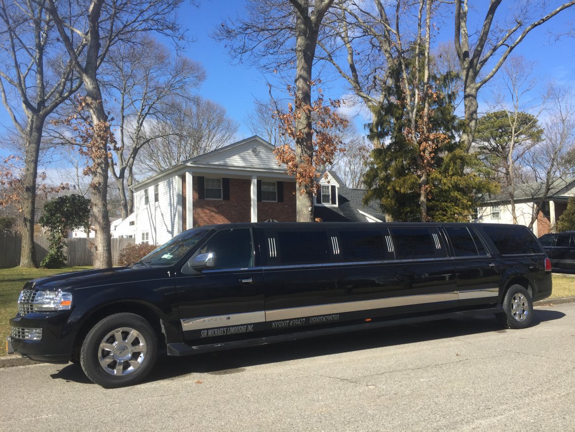 Limousine for sale: 2008 Lincoln Navigator 140&quot; by Executive Coach
