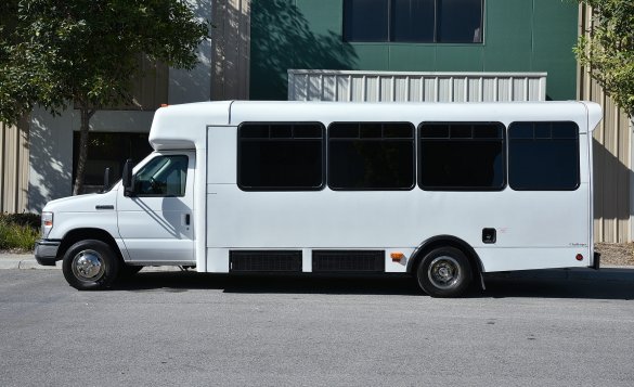 2011 Ford E-450 Limo Bus for Sale in Fontana, CA - Photo 3