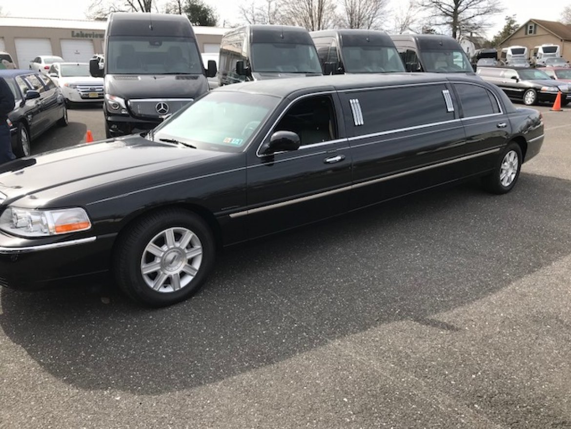 Limousine for Sale in Oaklyn, NJ - Photo 5