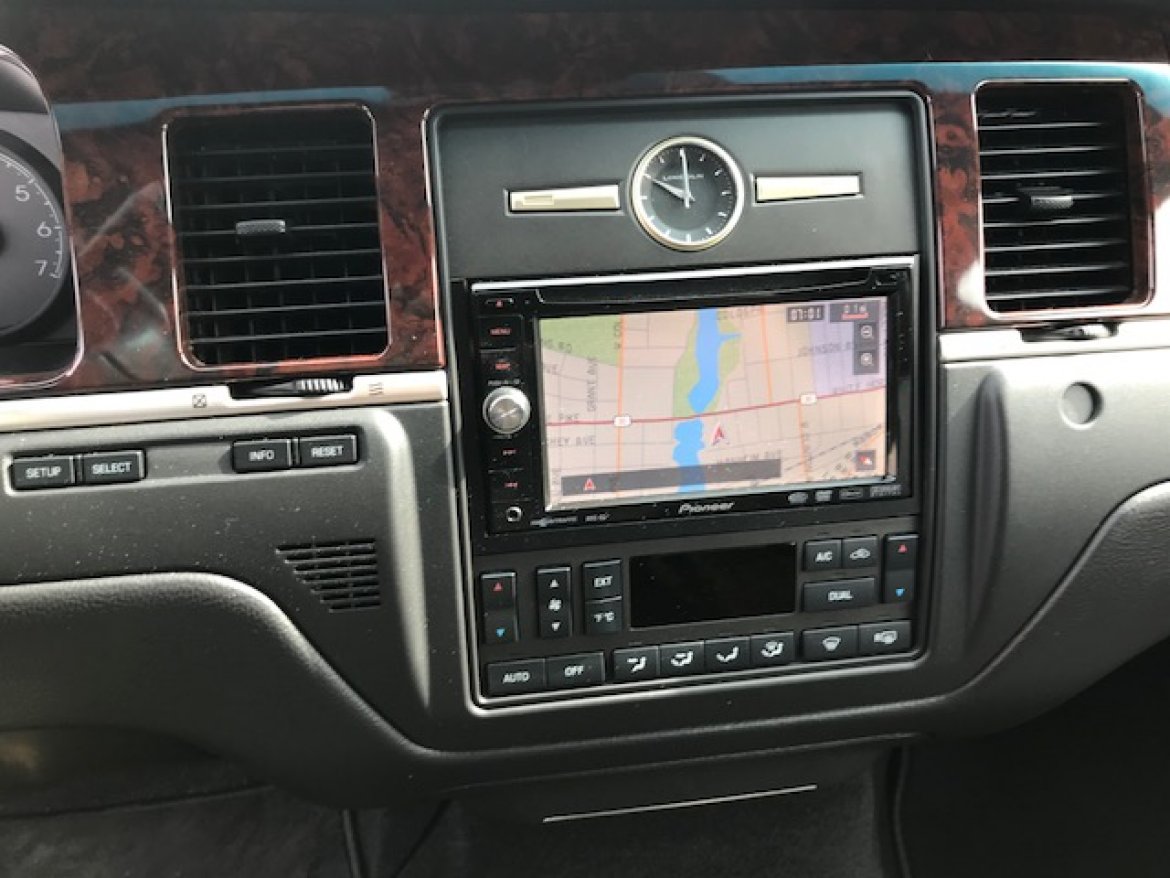 Limousine for Sale in Oaklyn, NJ - Photo 7