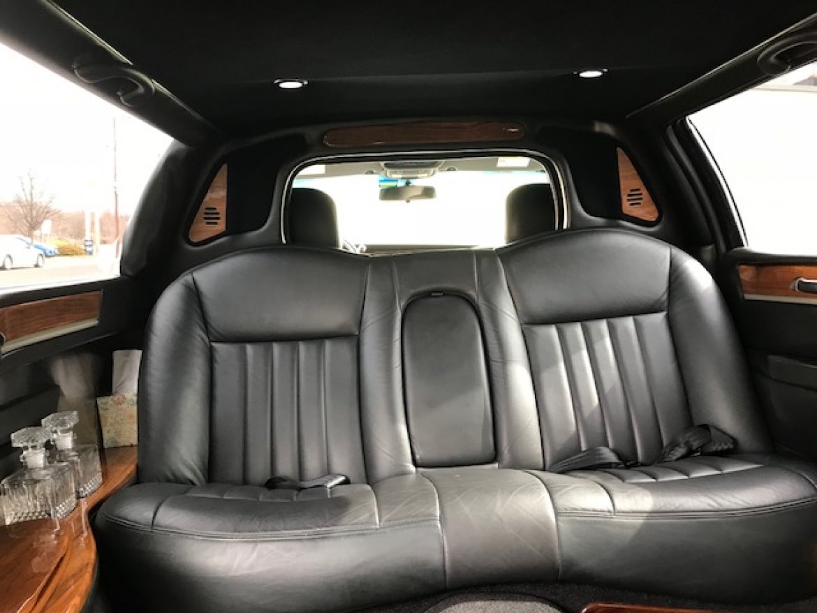 Limousine for Sale in Oaklyn, NJ - Photo 11