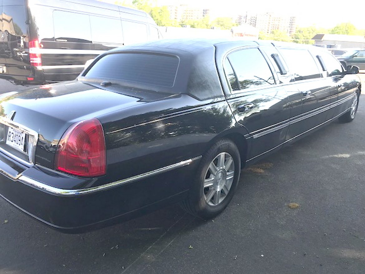 Limousine for Sale in Oaklyn, NJ - Photo 12