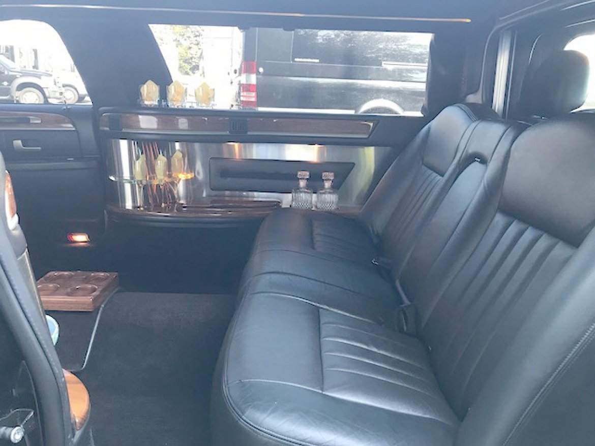 Limousine for Sale in Oaklyn, NJ - Photo 14