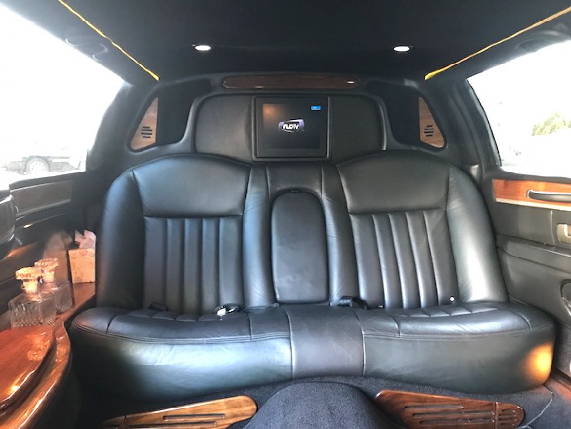 Limousine for Sale in Oaklyn, NJ - Photo 17