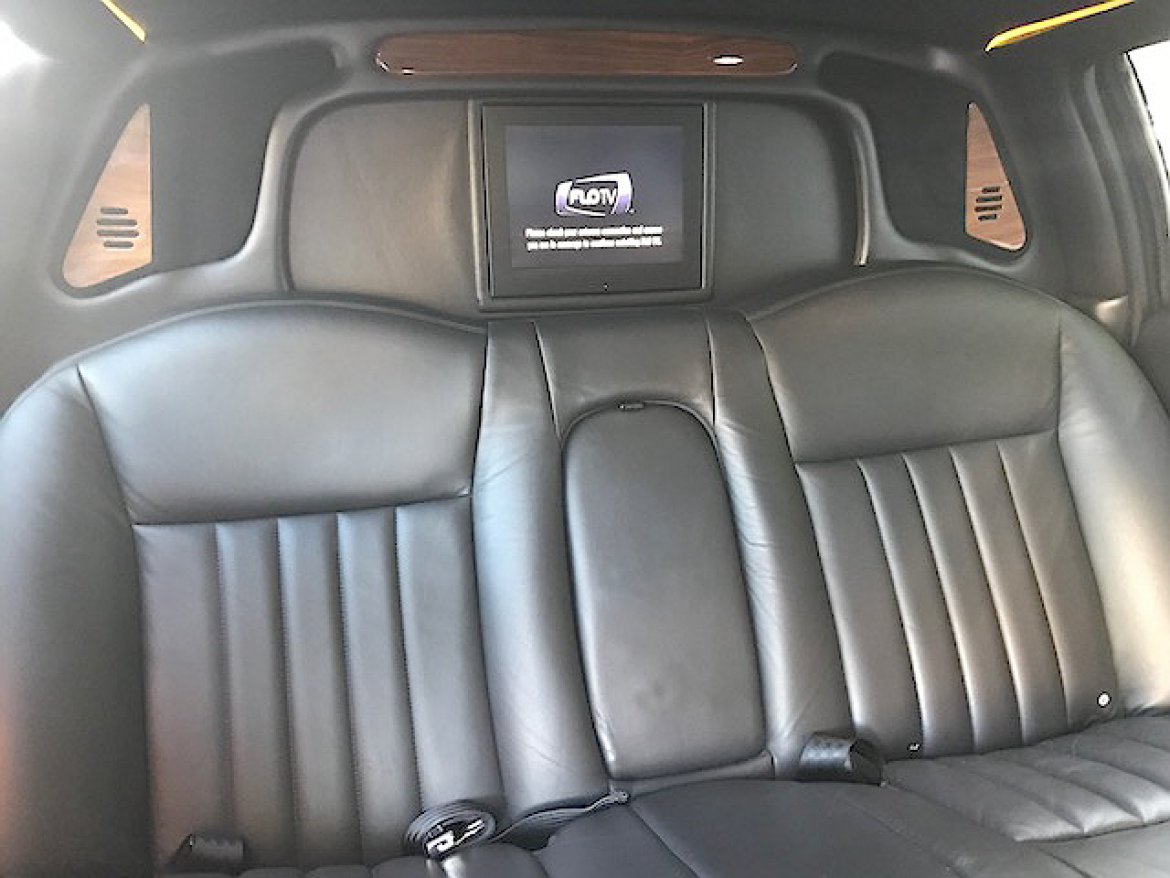 Limousine for Sale in Oaklyn, NJ - Photo 22