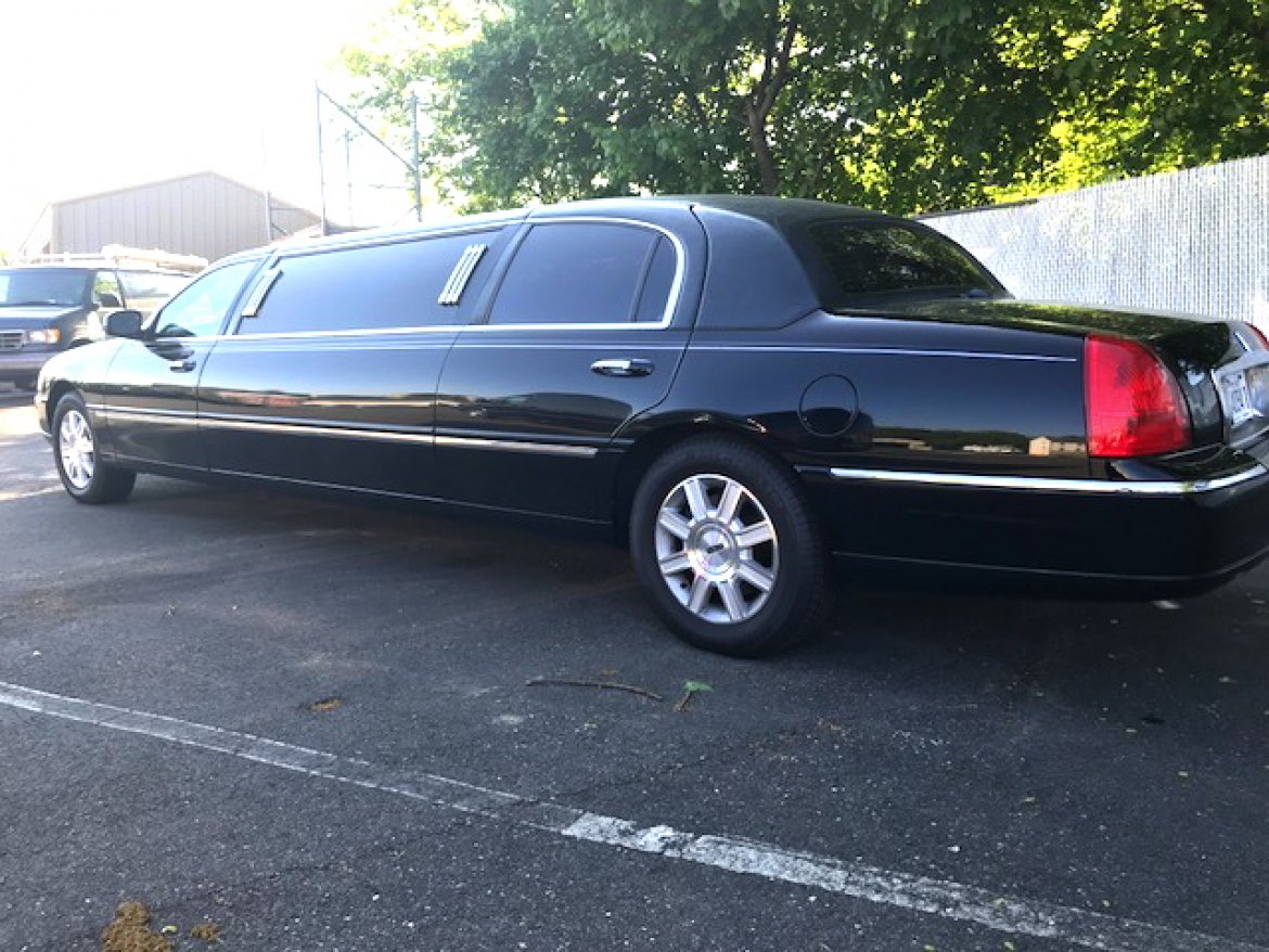Limousine for Sale in Oaklyn, NJ - Photo 23