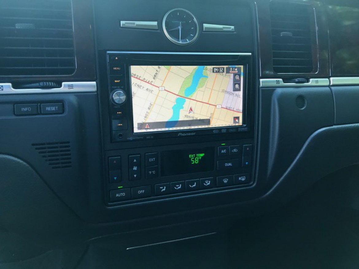 Limousine for Sale in Oaklyn, NJ - Photo 24