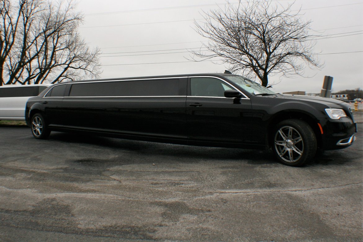 Limousine for Sale in springfield, MO - Photo 3