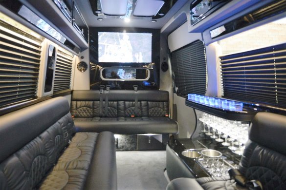 2017 Mercedes-Benz 3500 Sprinter for Sale in Oaklyn, NJ - Photo 2