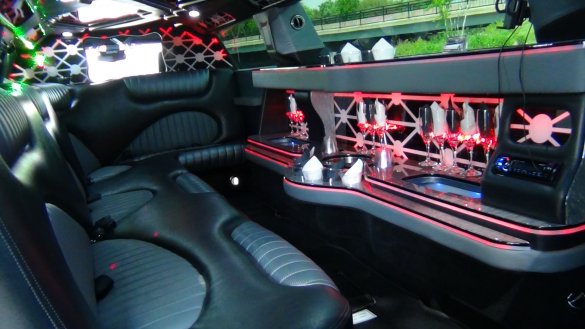 2013 Chrysler 300s Limousine for Sale in North Aurora, IL - Photo 3
