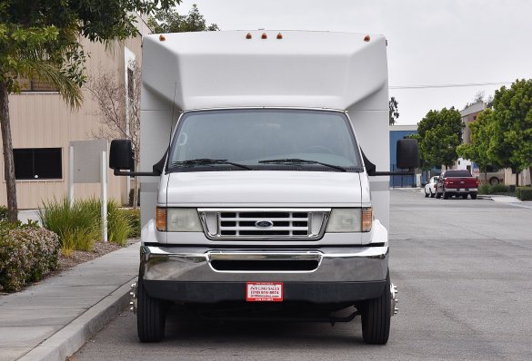 2002 Ford E-550 Limo Bus for Sale in Fontana, CA - Photo 2