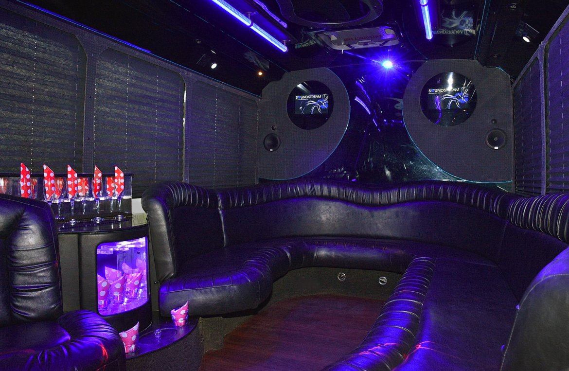 Limo Bus for Sale in Fontana, CA - Photo 10