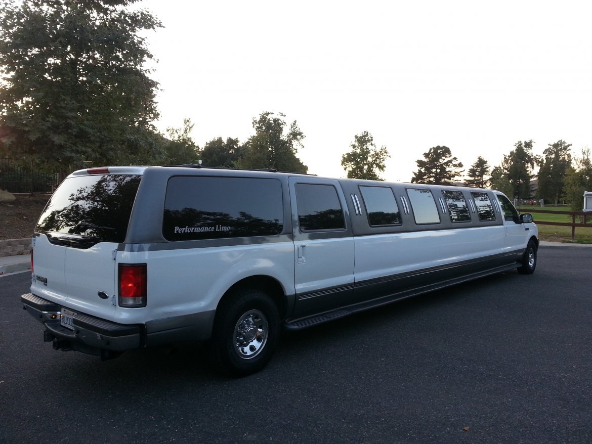 SUV Stretch for Sale in Thousand Oaks, CA - Photo 2