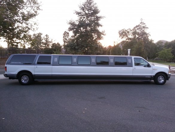 2001 Ford Excursion SUV Stretch for Sale in Thousand Oaks, CA - Photo 3