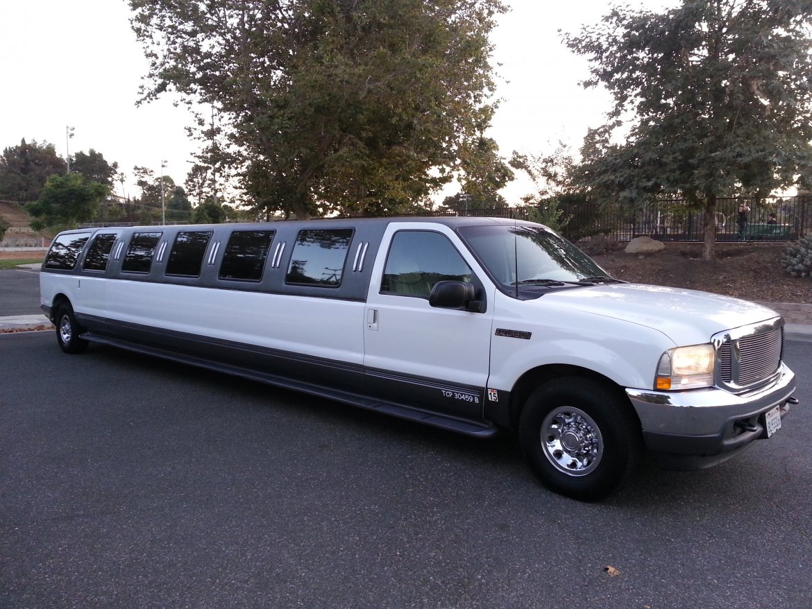 SUV Stretch for Sale in Thousand Oaks, CA - Photo 4