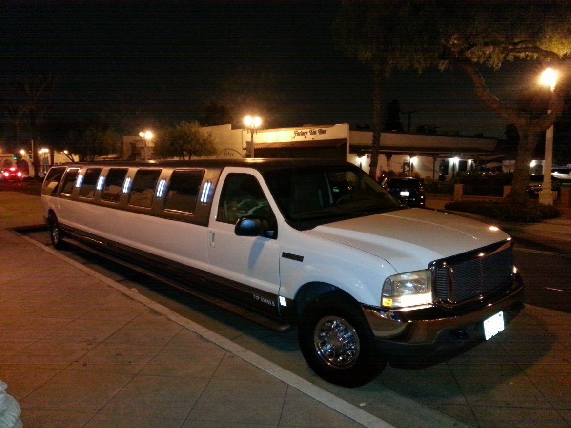 SUV Stretch for Sale in Thousand Oaks, CA - Photo 5