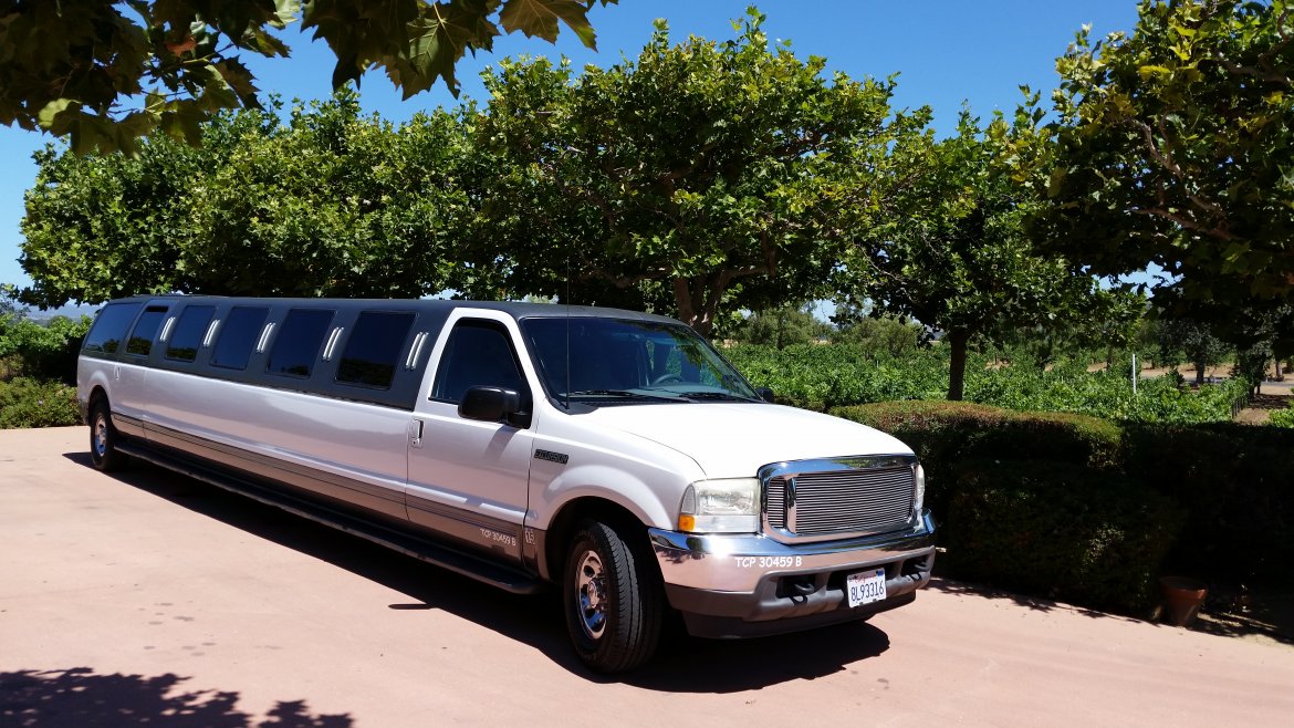 SUV Stretch for Sale in Thousand Oaks, CA - Photo 10