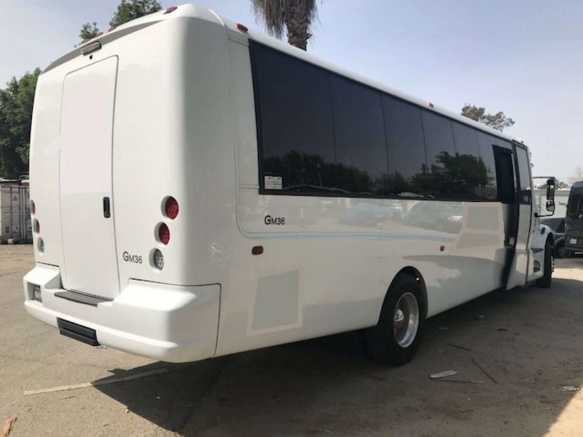 Executive Shuttle for Sale in Riverside, CA - Photo 2