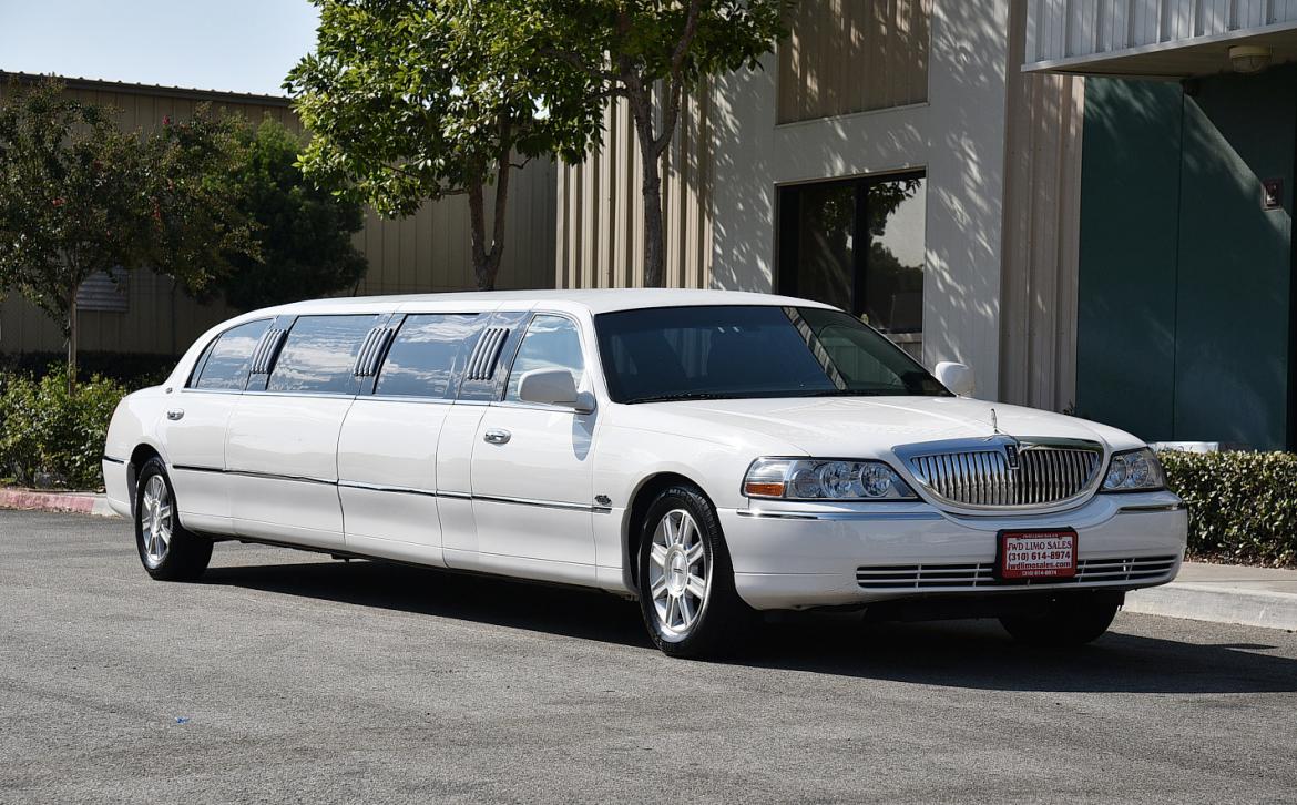 Photo of Limousine for sale: 2007 Lincoln Town Car by Royale