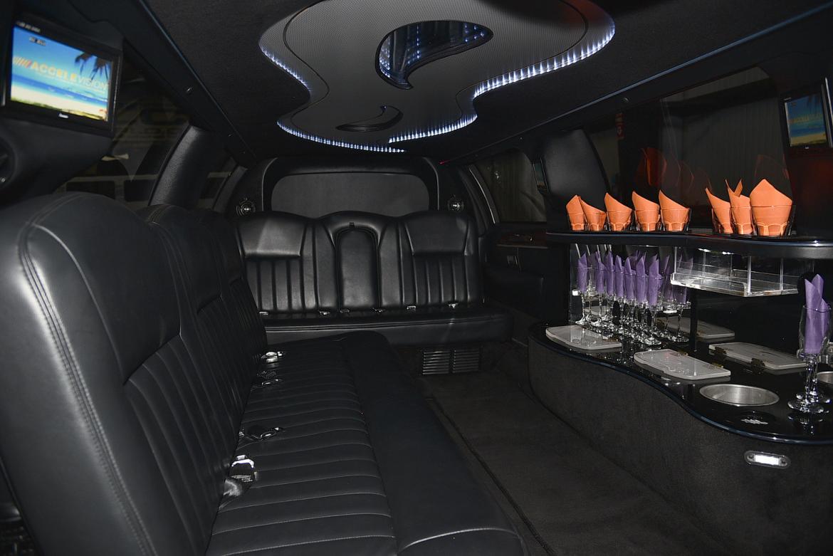 Photo of Limousine for sale: 2007 Lincoln Town Car by Royale