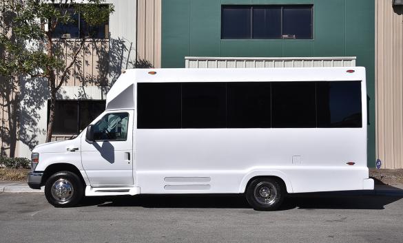 2011 Ford E-450 Limo Bus for Sale in Fontana, CA - Photo 3