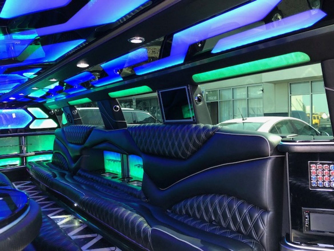 SUV Stretch for Sale in Aurora, CO - Photo 7