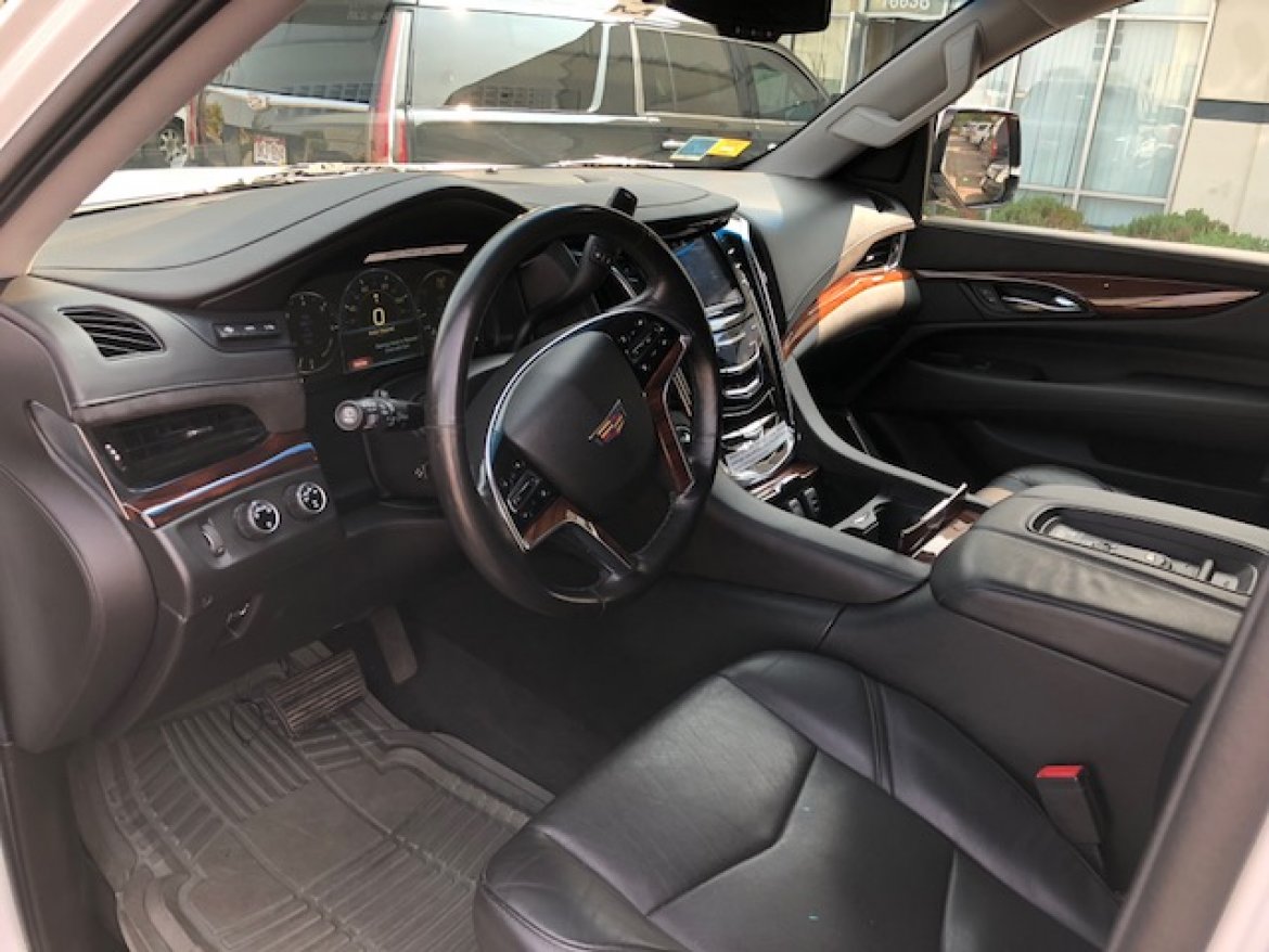SUV Stretch for Sale in Aurora, CO - Photo 11