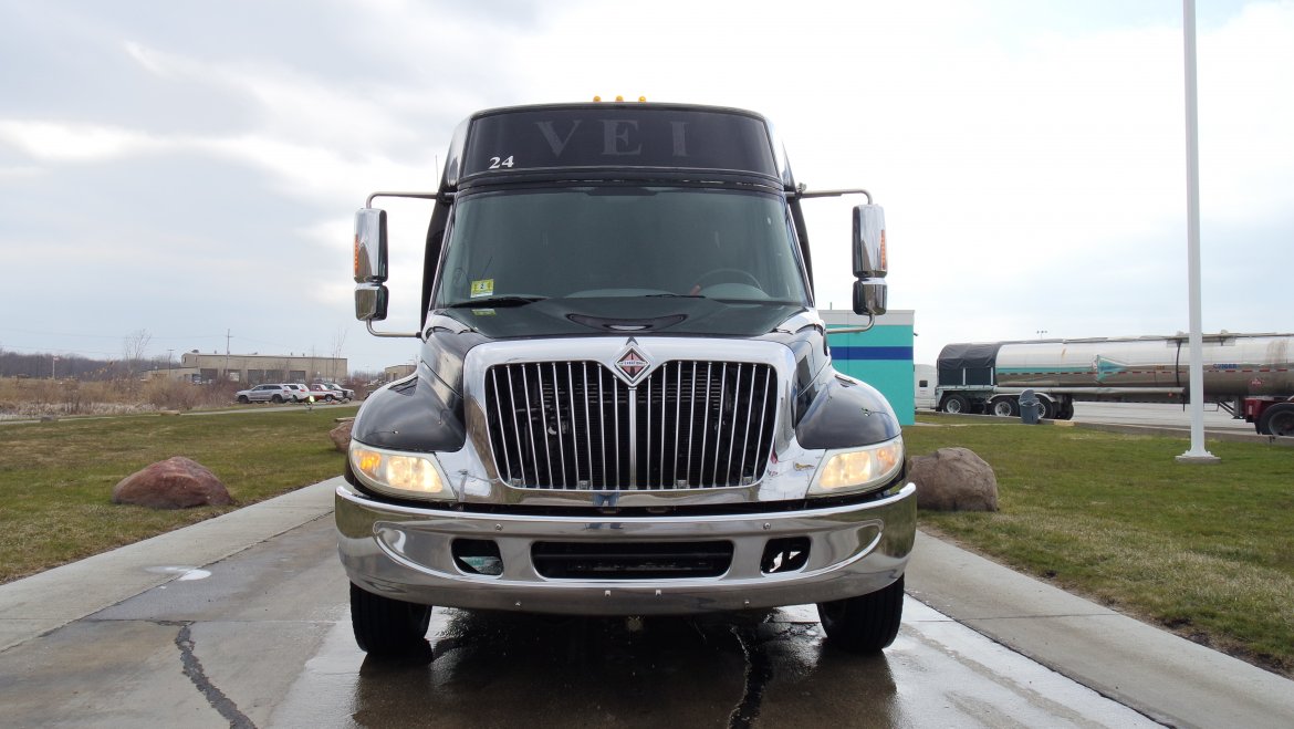 Limo Bus for Sale in North East, PA - Photo 11