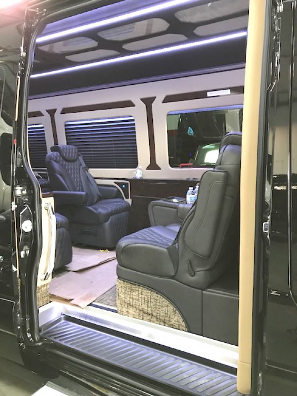 2017 Mercedes-Benz 3500 Sprinter for Sale in Oaklyn, NJ - Photo 3