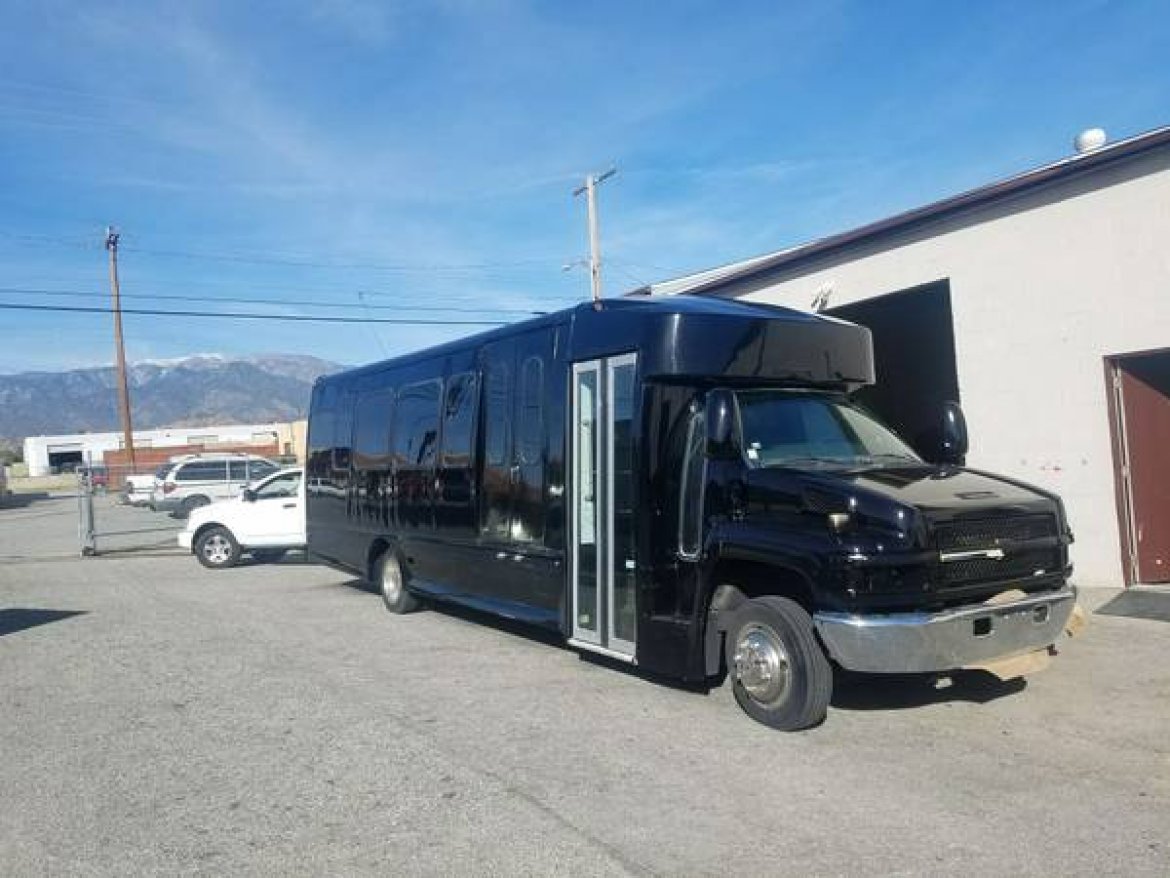 Limo Bus for sale: 2008 Chevrolet C5500 35&quot; by CUSTOM CONVERSION CO