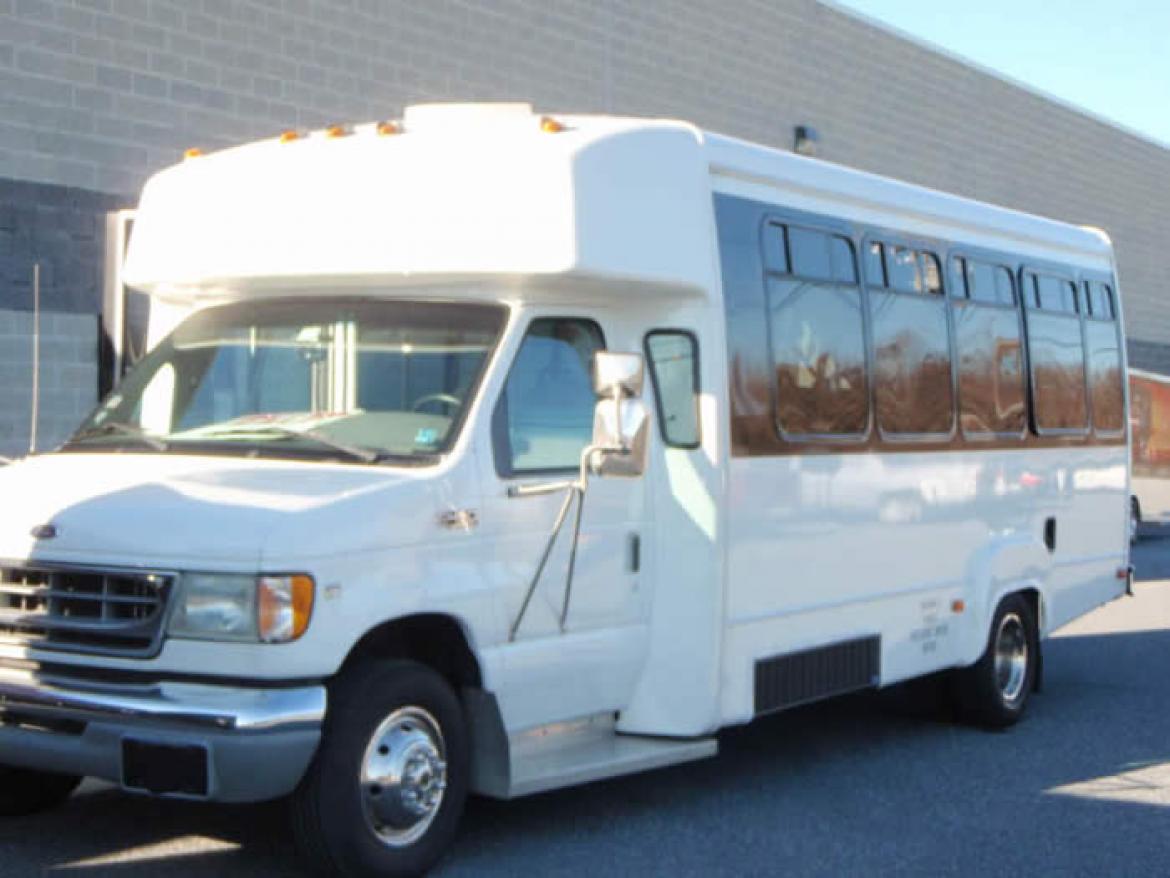 Photo of Sprinter for sale: 2002 Ford Ford E45 25 Passenger by Goshen