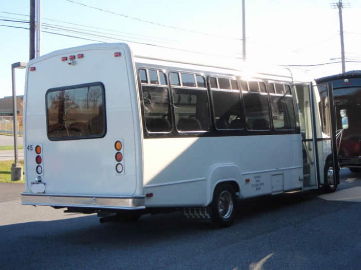 Photo of Sprinter for sale: 2002 Ford Ford E45 25 Passenger by Goshen