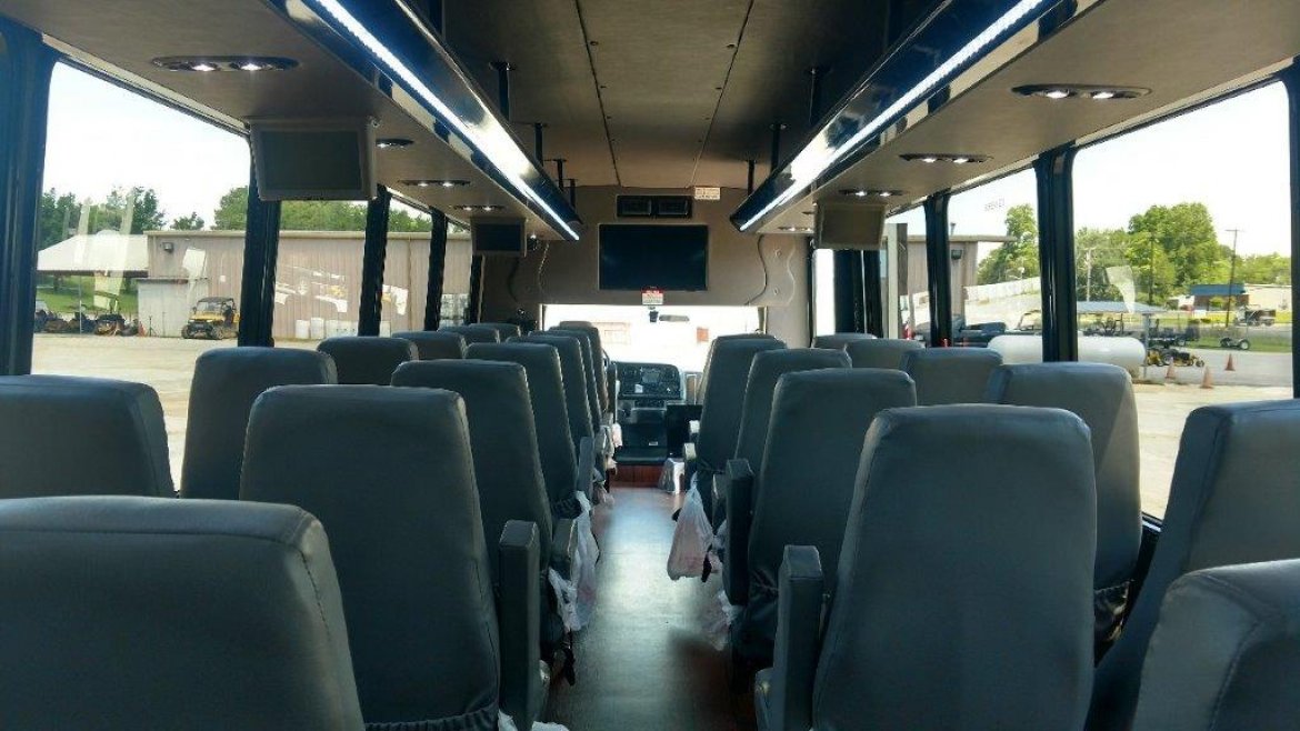 Executive Shuttle for Sale in Lawrenceberg, TN - Photo 17