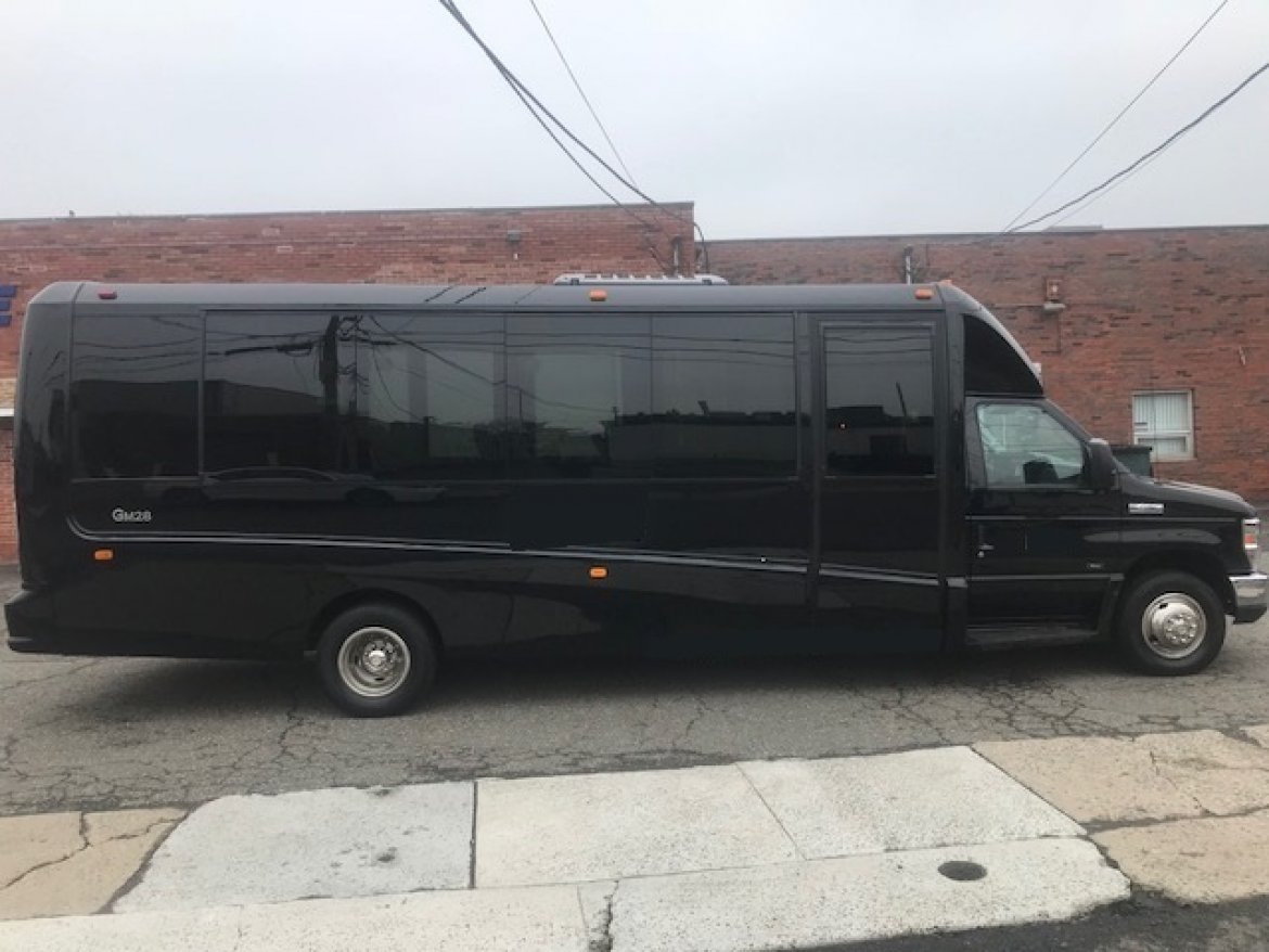 Executive Shuttle for Sale in Teterboro, NJ - Photo 2