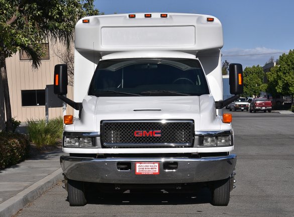 2009 Chevrolet 5500 Limo Bus for Sale in Fontana, CA - Main Photo
