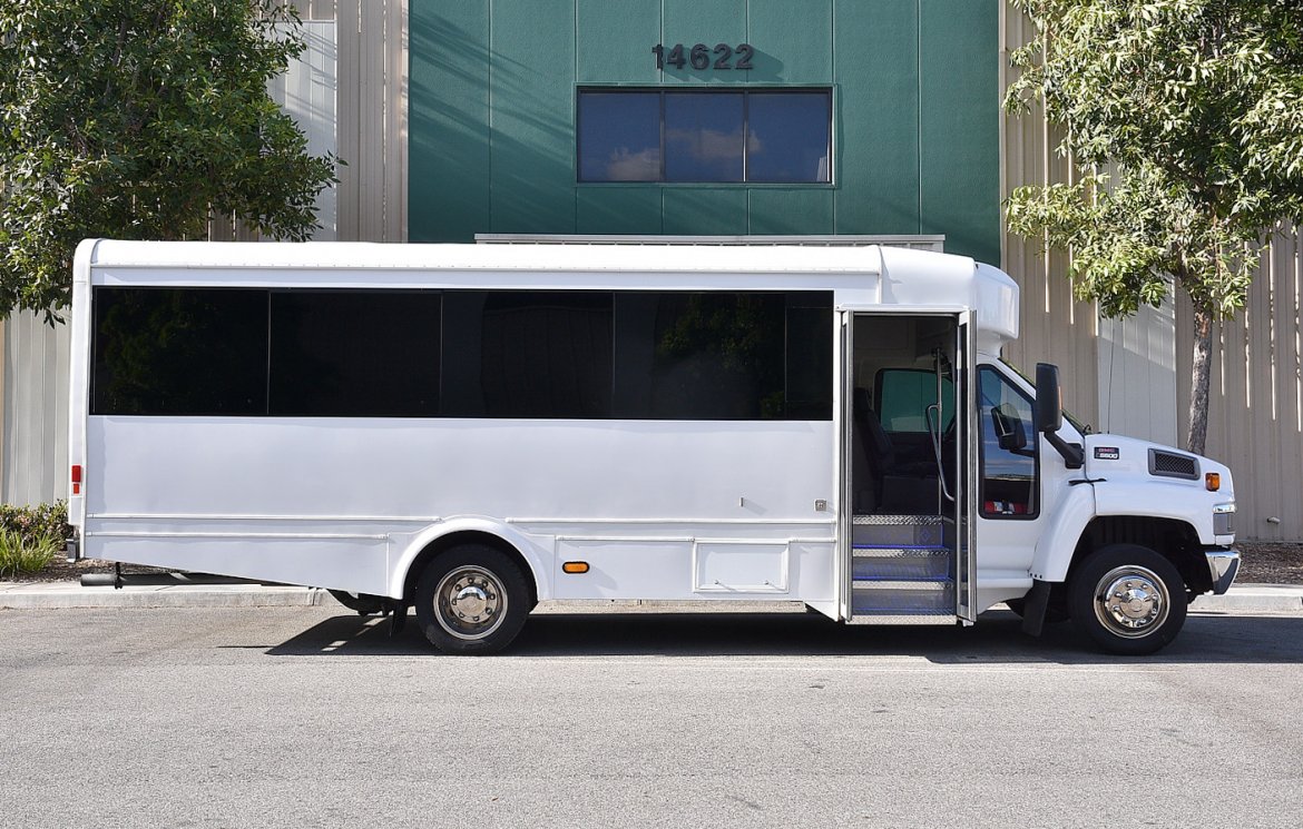 Limo Bus for Sale in Fontana, CA - Photo 8