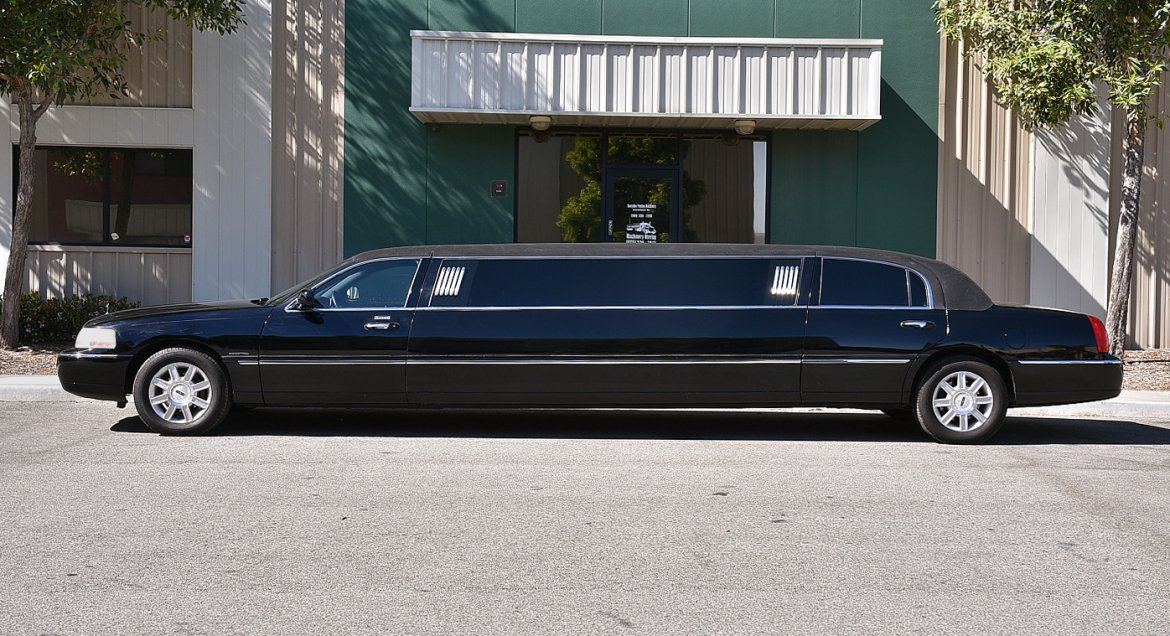 Limousine for Sale in Fontana, CA - Photo 2