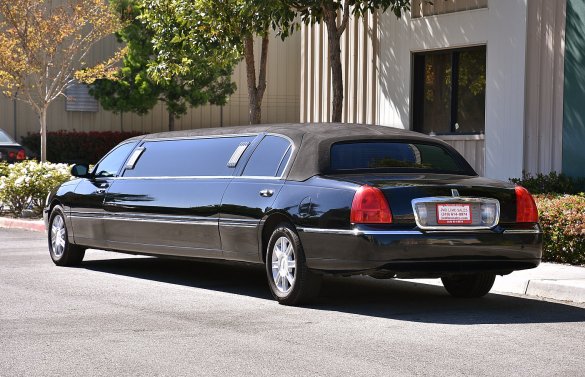 2007 Lincoln Town Car Limousine for Sale in Fontana, CA - Photo 3