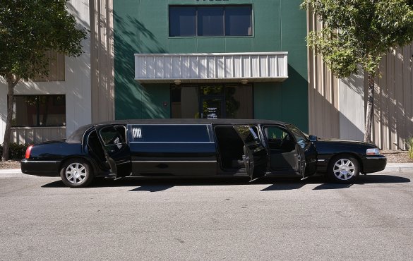 2007 Lincoln Town Car Limousine for Sale in Fontana, CA - Main Photo