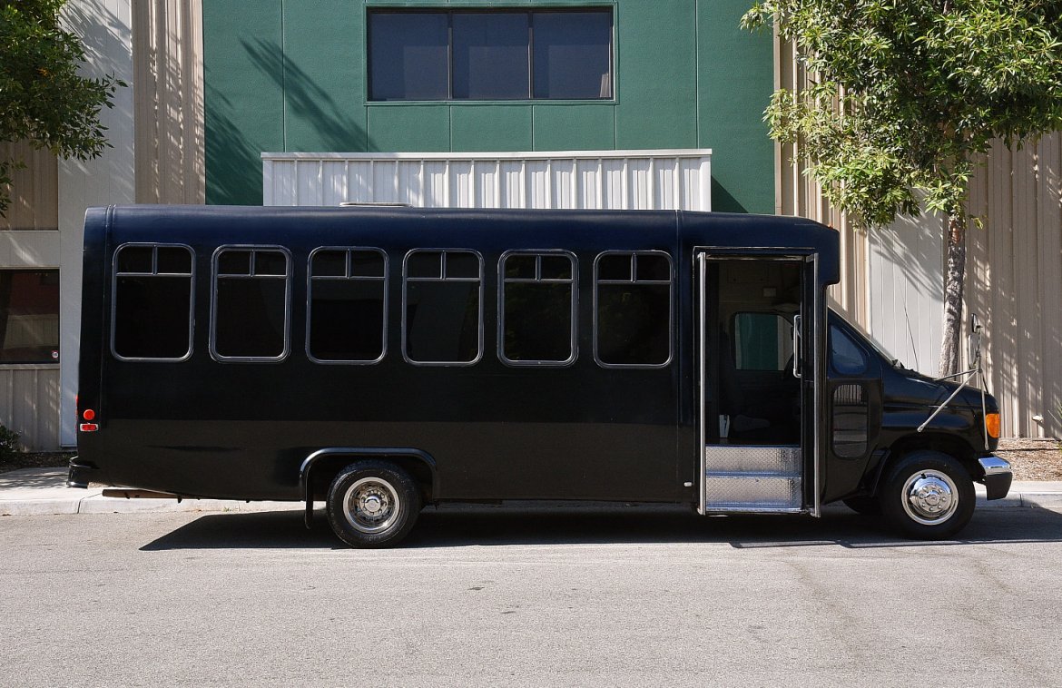 Limo Bus for Sale in Fontana, CA - Photo 6