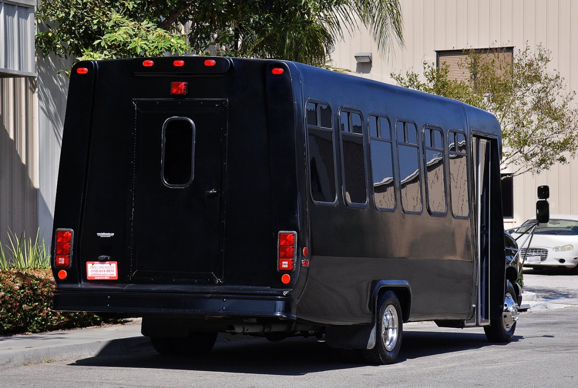 Limo Bus for Sale in Fontana, CA - Photo 7