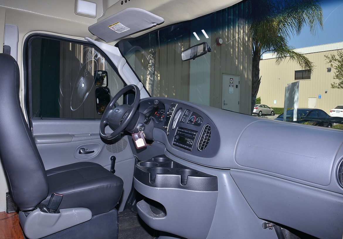 Limo Bus for Sale in Fontana, CA - Photo 9