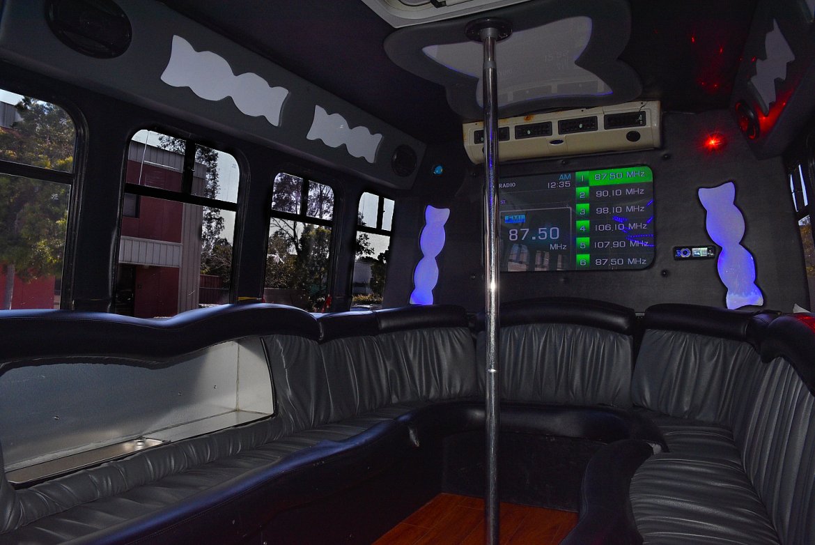 Limo Bus for Sale in Fontana, CA - Photo 11