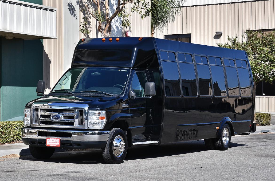 Limo Bus for sale: 2011 Ford  E-450 by Federal