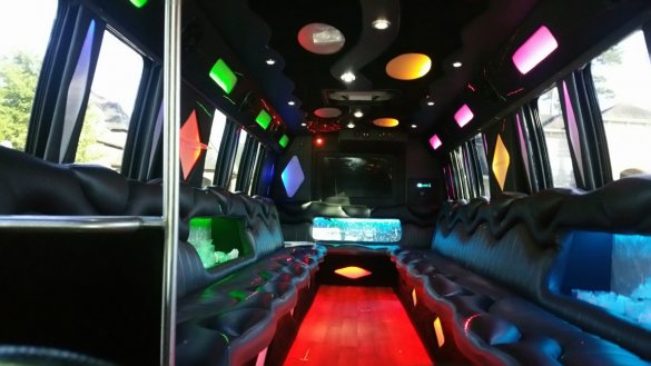2001 Ford F550 Limo Bus for Sale in HOUSTON, TX - Photo 2