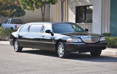 2007 Lincoln Town Car Limousine for Sale in Fontana, CA - Photo 2