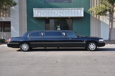 2007 Lincoln Town Car Limousine for Sale in Fontana, California, US - Photo 4