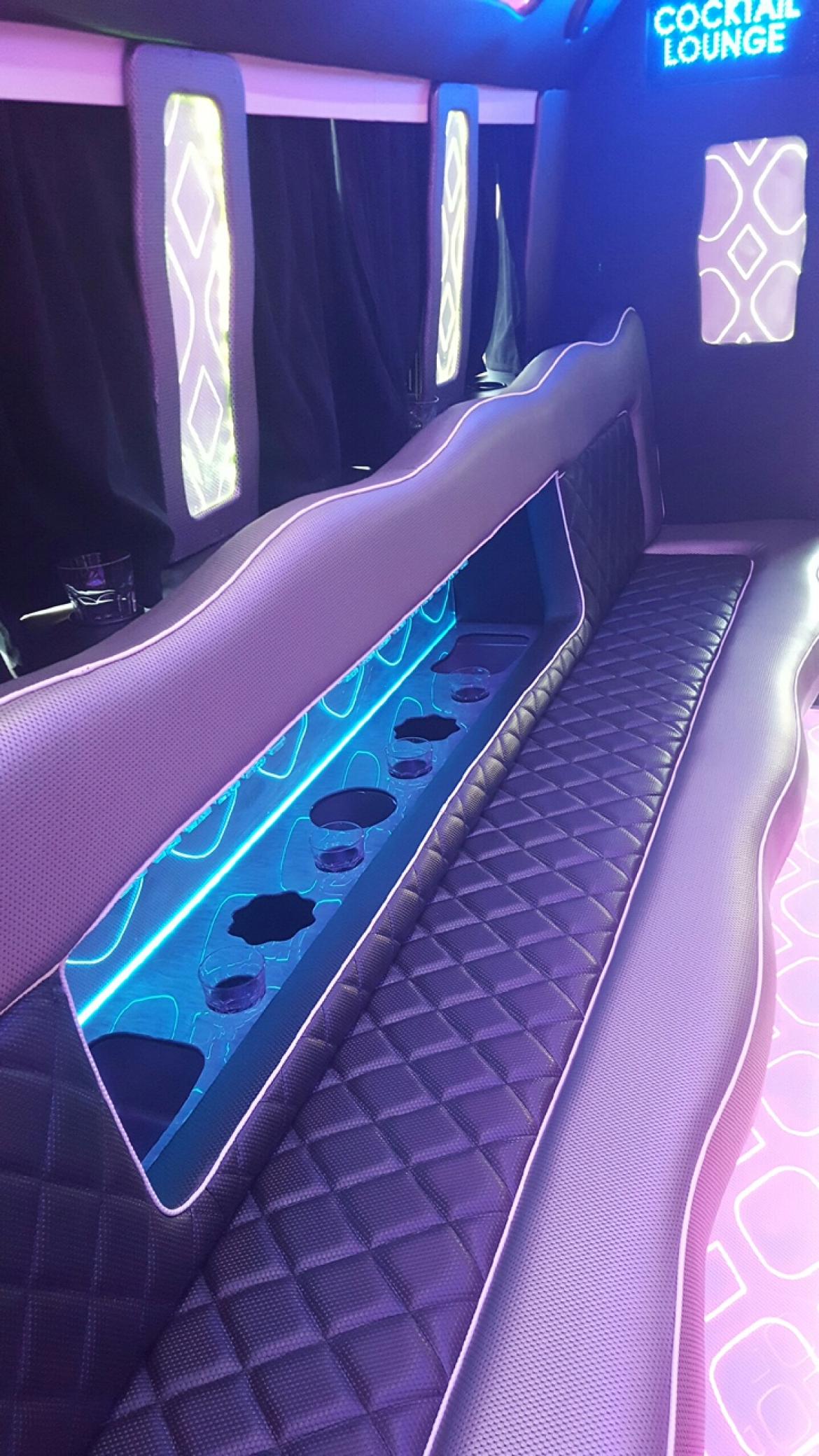 Photo of Limo Bus for sale: 2007 Chevrolet 5500